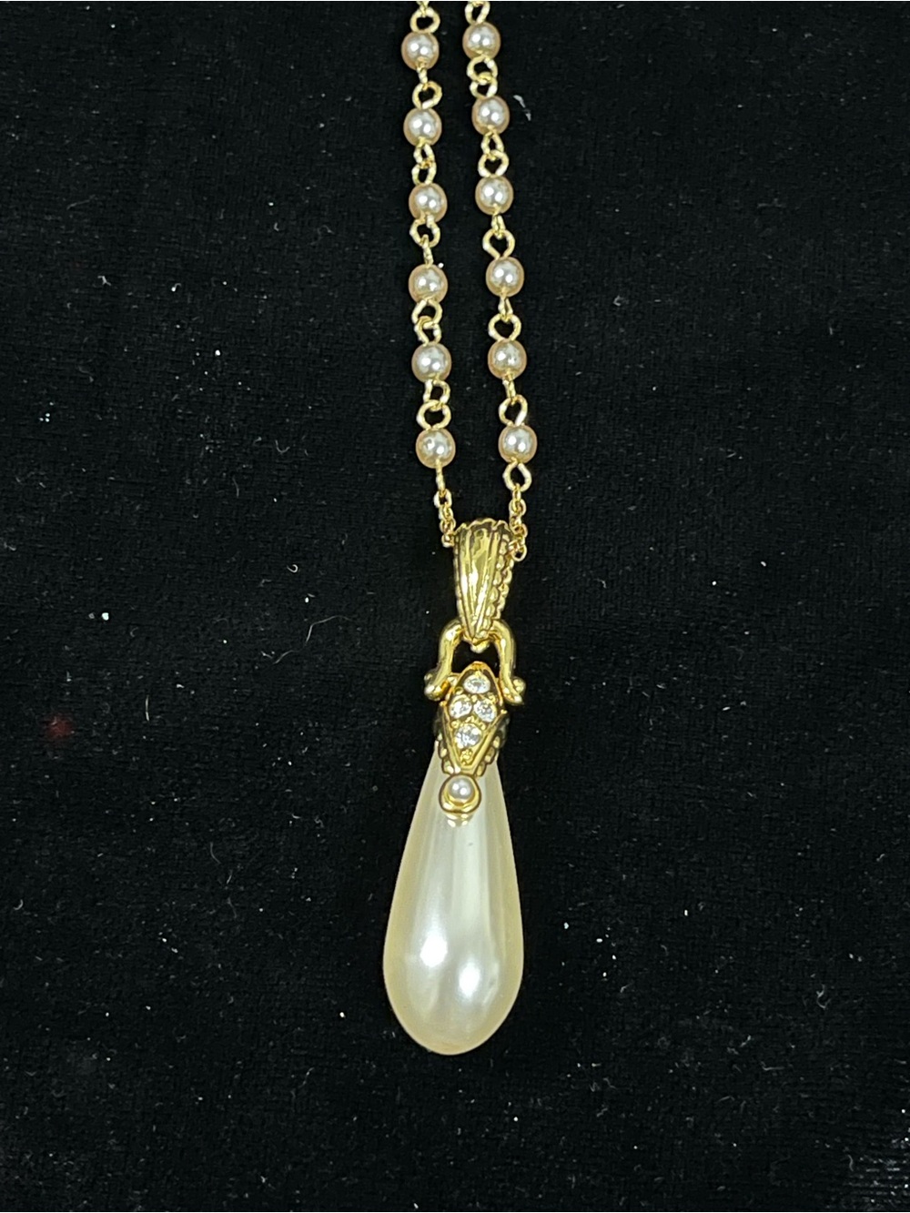 Vintage Nolan Miller Vienna Pearl Teardrop Pendant Necklace 1793